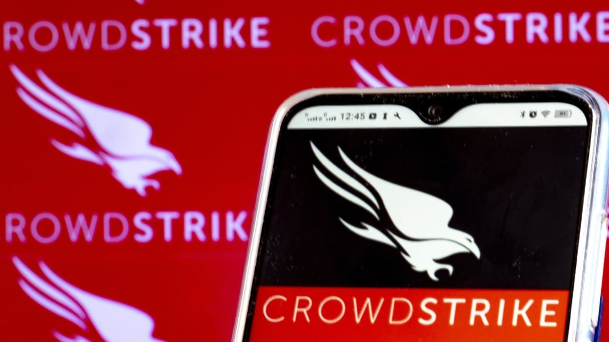 Сегодня программное обеспечение Crowdstrike работает далеко не всегда. Вот что получилось. Credit: Sopa/Getty Images