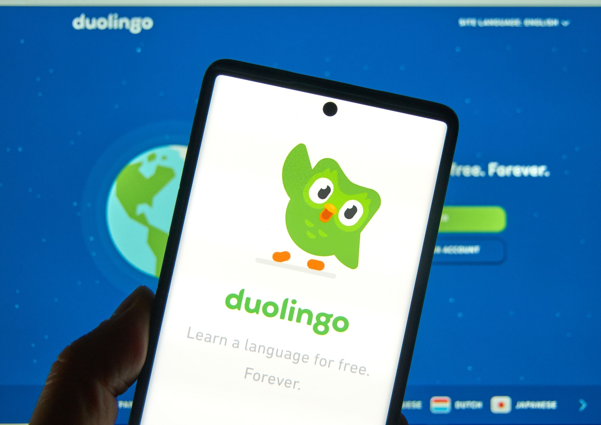 Одна пара, Роб Сиесельски и Аманда Лопес, использовала Duolingo, чтобы разжечь любовь друг к другу на расстоянии. dennizn - stock.adobe.co